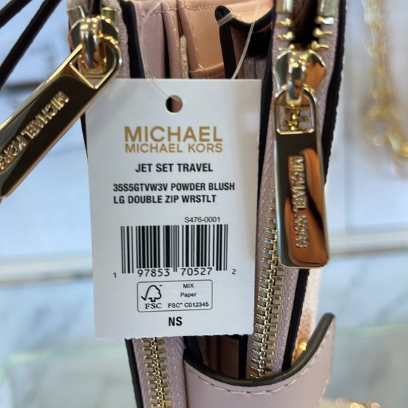 MICHAEL KORS Jet Set Lg Ombré Signature Logo Wristlet Phone Holder Wallet 
POWDR - Picture 12 of 16